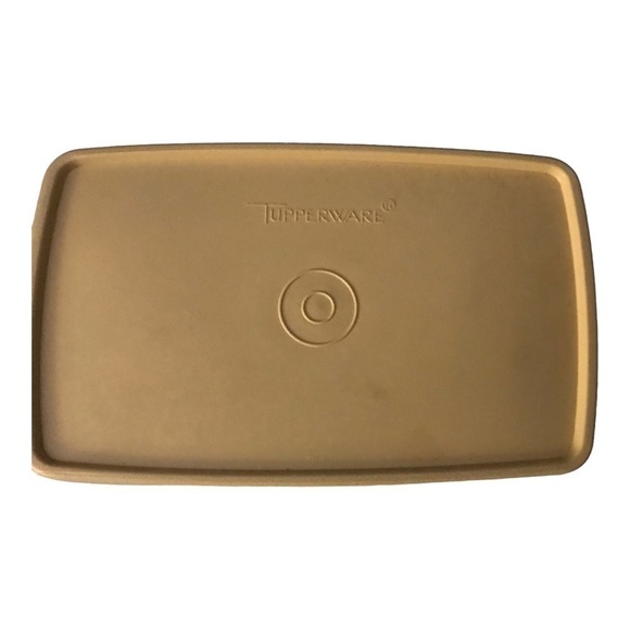 Large Tupperware Food Storage Container - Picture 2 of 4